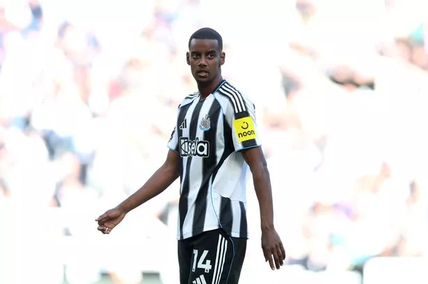 Liverpool fans watch Alexander Isak transfer dominoes fall after £42m deal agreed