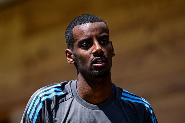 Liverpool transfer news: Arne Slot drops major hint as Alexander Isak stance revealed