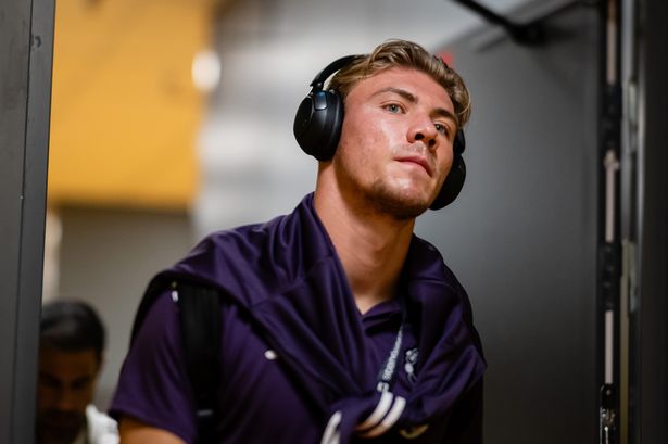 Rasmus Hojlund throws spanner in the works in last-minute Man Utd transfer headache