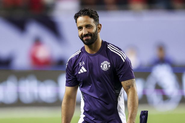 Man Utd given five-word transfer message as agreement reached on Alan Shearer verdict