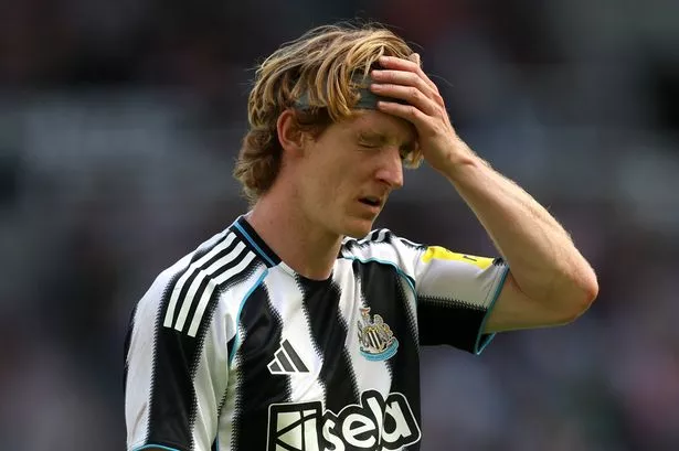 Eddie Howe issues Anthony Gordon update as Alexander Isak causes Newcastle striker crisis