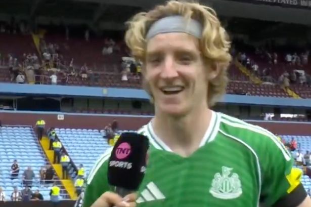 Anthony Gordon fires clear warning to Liverpool over Alexander Isak transfer chase