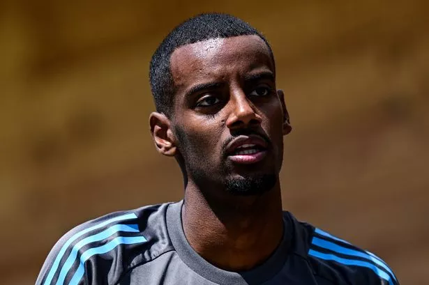Alexander Isak to Liverpool moves step closer as massive striker bid made
