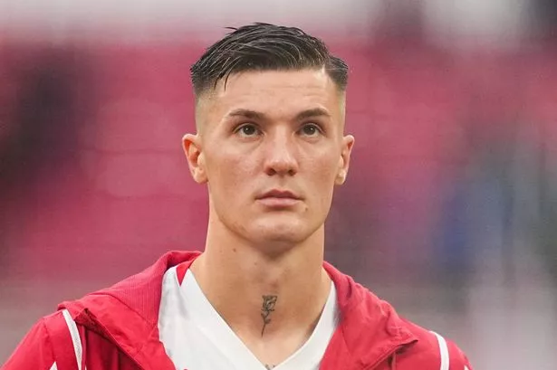 Benjamin Sesko holds transfer talks as Man Utd and Newcastle wait for answer