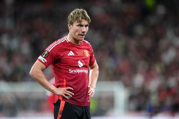 Rasmus Hojlund makes reluctant Man Utd transfer U-turn after Benjamin Sesko arrival