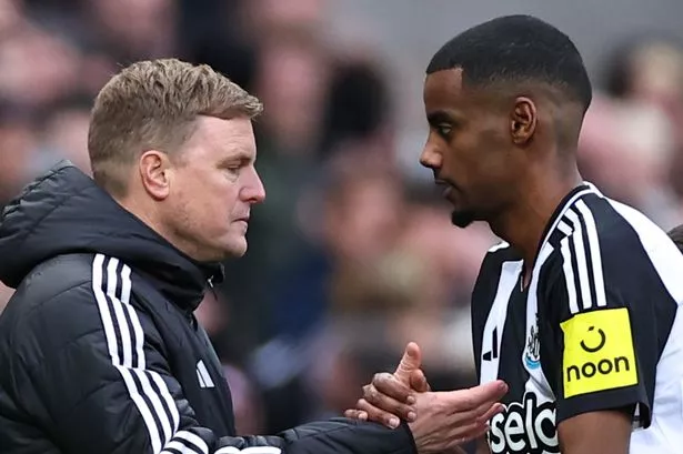 Alexander Isak saga causes Alan Shearer and Wayne Rooney disagreement – ‘Be professional!’