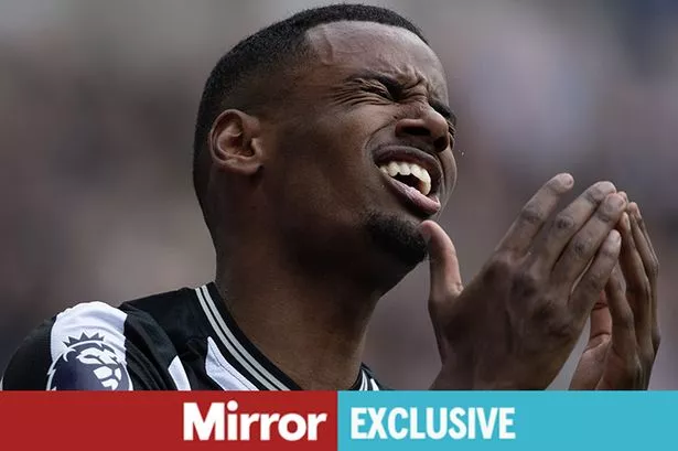 Alexander Isak told reality of Liverpool situation as Arne Slot gets two transfer instructions