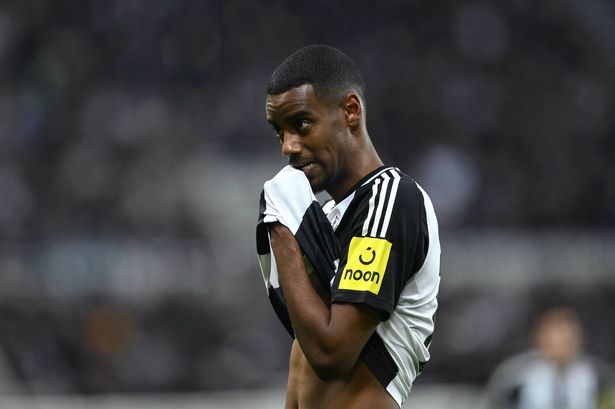 Alexander Isak dealt fresh reality check as Liverpool transfer hits new hurdle