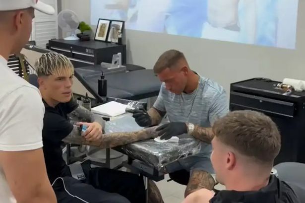 Man Utd fans see something they don’t like as Alejandro Garnacho gets a tattoo