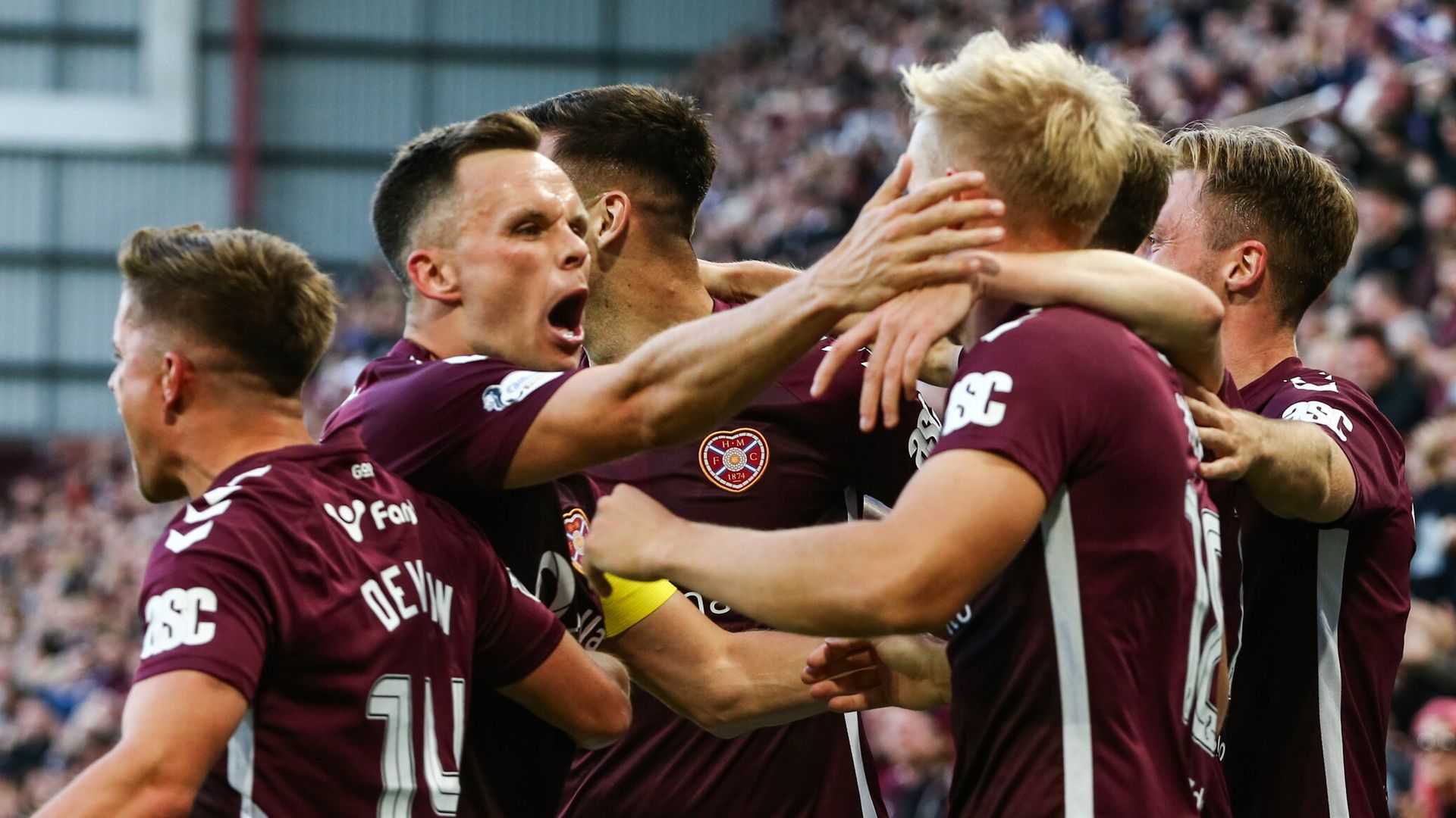 Hearts ease to home victory against Aberdeen