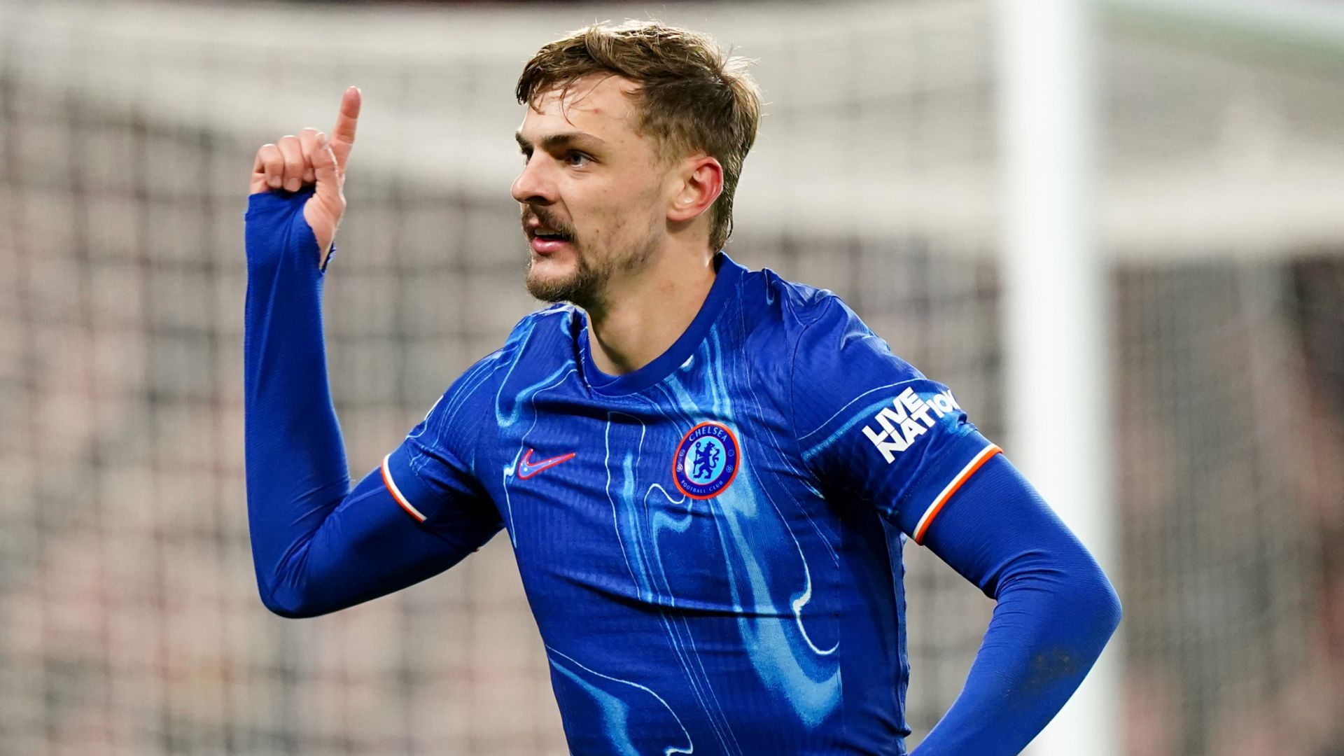 Everton in talks to sign Dewsbury-Hall as second Dibling bid rejected