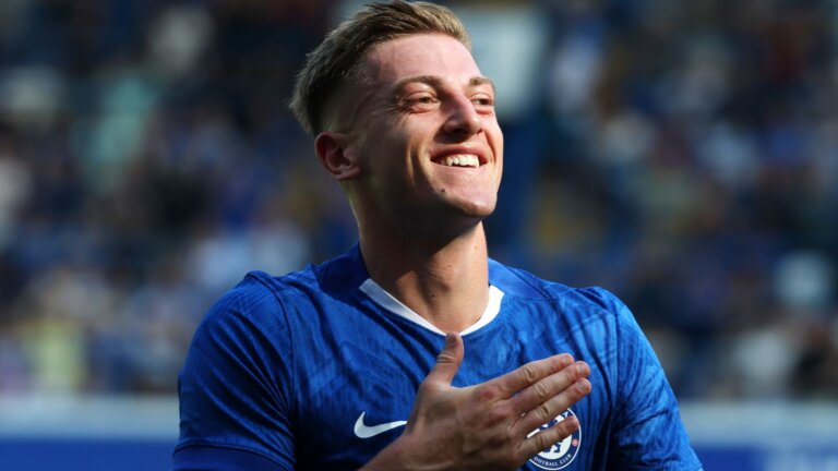 Delap at the double as Chelsea thump 10-man AC Milan in final friendly