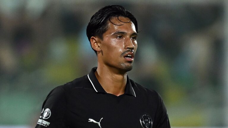 Reijnders scores twice as Man City beat Palermo