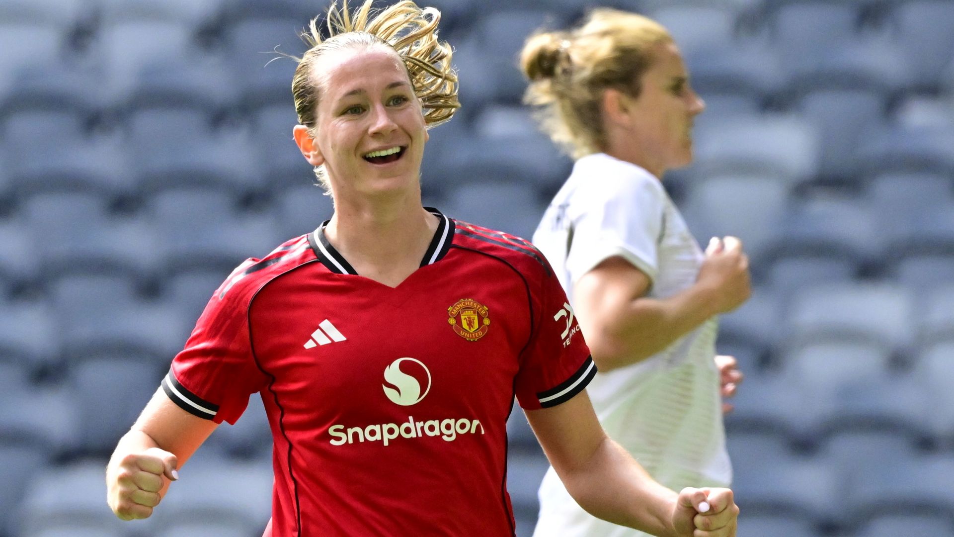 Man Utd thrash PSV to move a step closer to Champions League