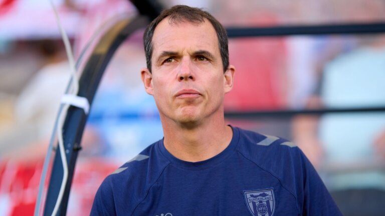 Sunderland boss Le Bris signs new long-term deal