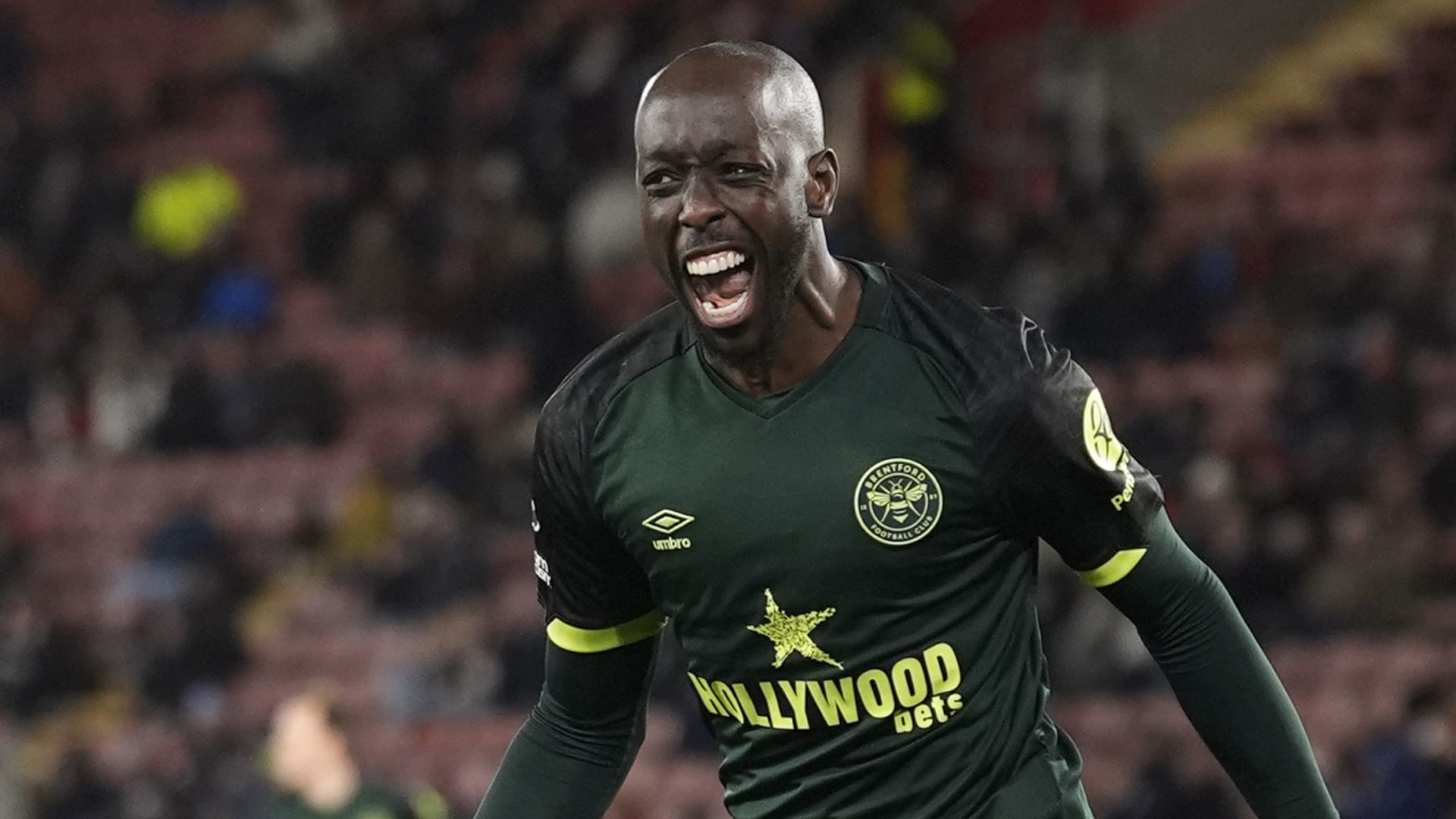 Newcastle make initial £35m bid for Brentford's Wissa