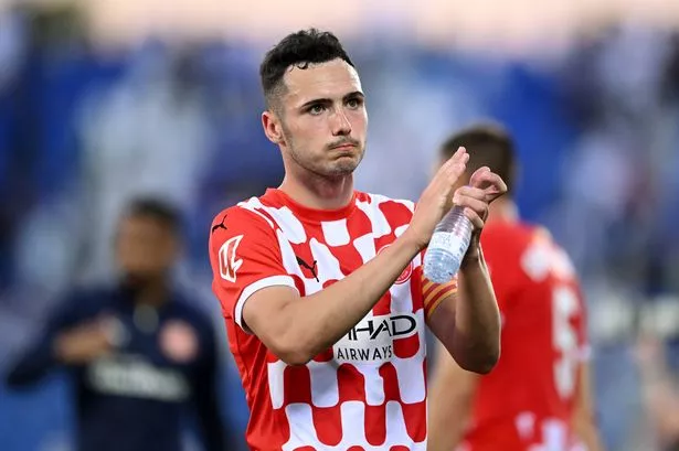 Arsenal target could be in line to replace England star as delayed move lined up