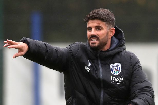 Ex-Man Utd coach leaving Premier League club after just THREE games of season