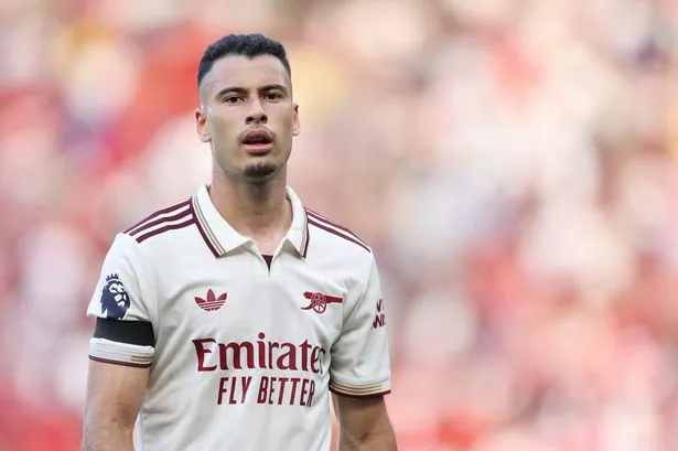 Theo Walcott takes aim at Gabriel Martinelli as Arsenal’s £20m price difference emerges