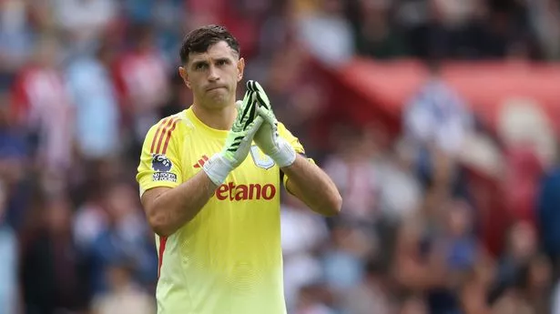 Man Utd transfer deadline day LIVE: Emi Martinez deal ‘agreed’, striker move, Jadon Sancho issue