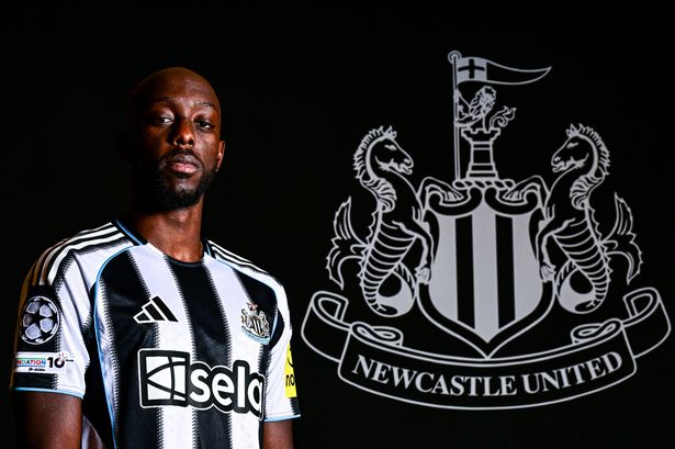 Yoane Wissa sent pointed message by Brentford chief after Newcastle transfer saga