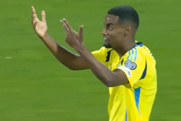 Alexander Isak gesture shows Liverpool supporters what they will get after £125m transfer