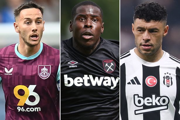 Free agents Premier League clubs can sign as Man Utd look to solve key issue