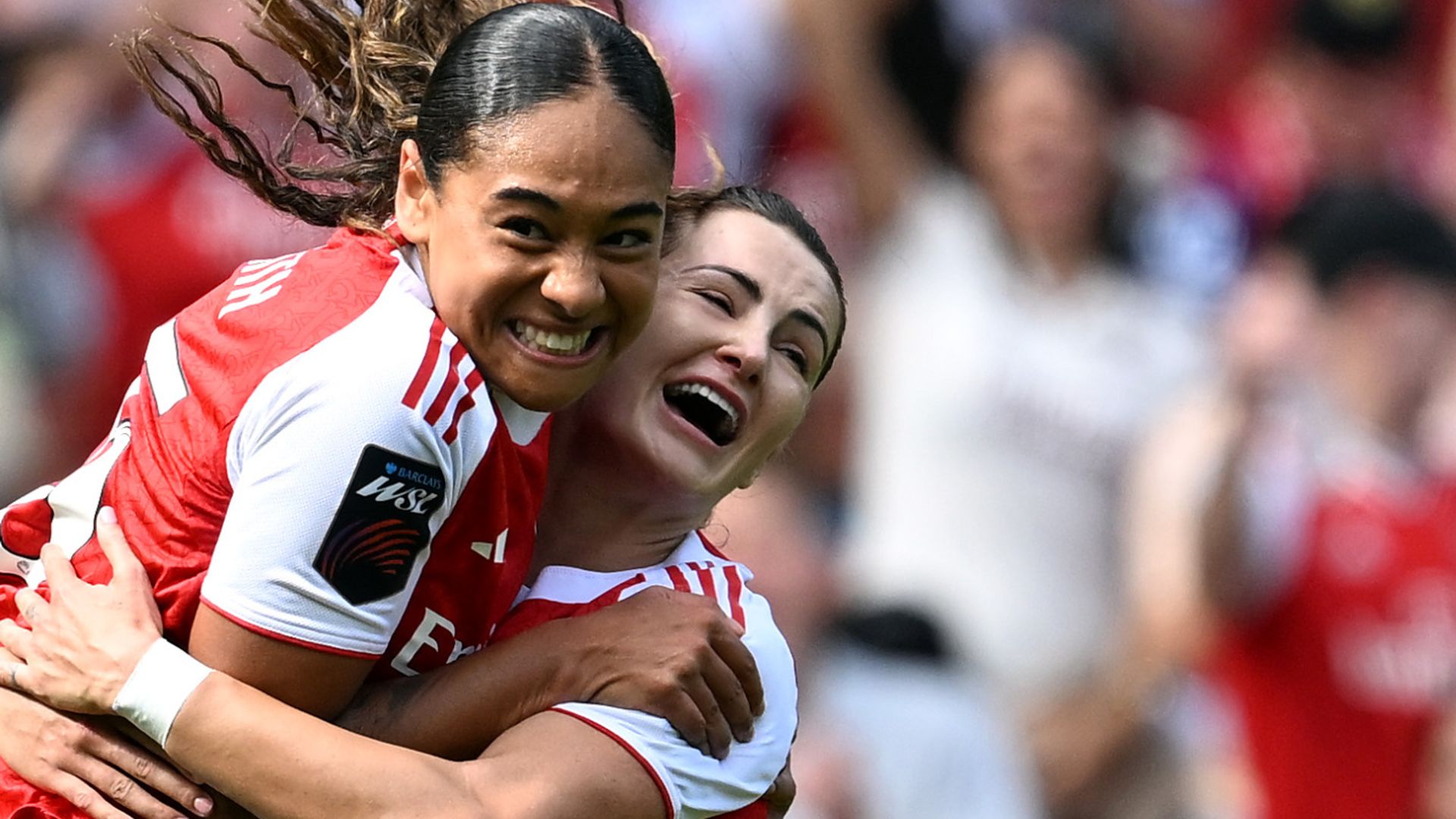 Smith announces arrival in style as Man Utd trio shine - WSL talking points